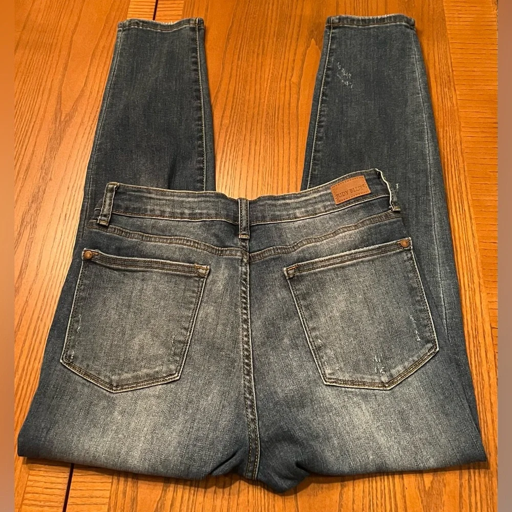 Judy Blue Mid Rise Relaxed Fit Distressed Cropped Blue Denim‎ Jeans Size 30